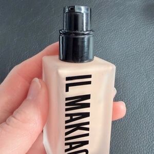 Il Makiage Woke Up Like This Flawless Base Foundation 060 (New in box)